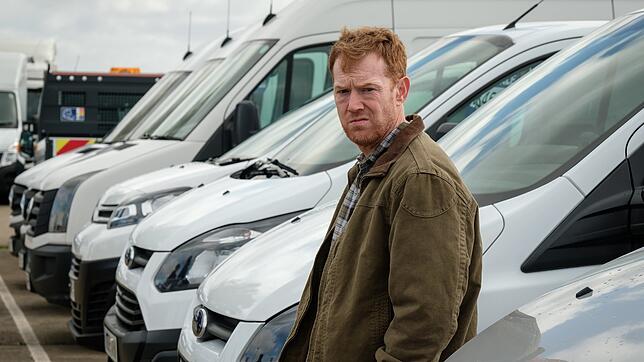 Beruflicher Neuanfang: Ricky (Kris Hitchen) ist Paketzusteller &ndash; der Film &bdquo;Sorry We Missed You&ldquo; zeigt, wie schwer er ...