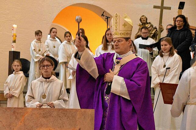 Bild 8: Die schönsten Bilder der Feier der Altarweihe in der Kirche St. Oswald in Stockach (Teil 2)