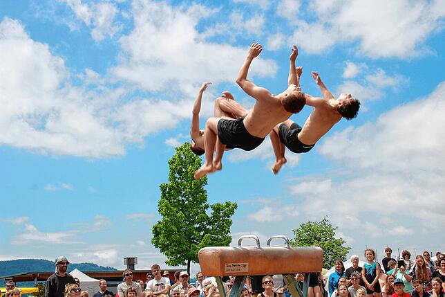 Bild 2: Bilder vom Hafenfest-Sonntag mit einer großen Turn-Show (2)