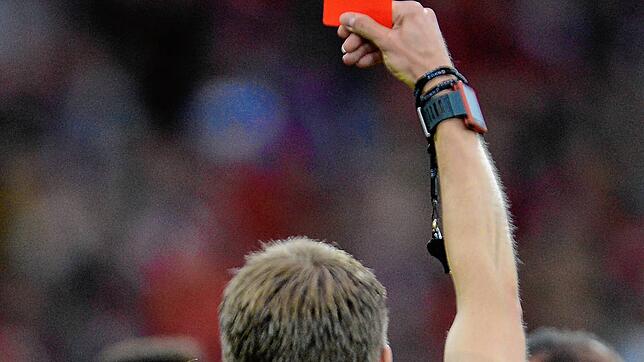 Am vergangenen Wochenende zeigte der Schiedsrichter beim Kreisliga A 1-Spiel in Niedereschach eine rote Karte, die Folgen hatte.