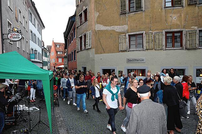 Bild 12: Bilder vom Gassenfreitag (Teil 1): Die Besucher kehren in den ältesten Stadtteil zurück