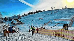 So viel Naturschnee wie zu Jahresbeginn 2025 gab es in der vergangenen Wintersaison nicht oft. Daher fragte sich so mancher, weshalb an ...