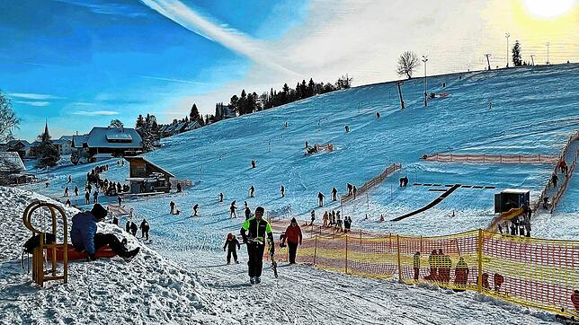 So viel Naturschnee wie zu Jahresbeginn 2025 gab es in der vergangenen Wintersaison nicht oft. Daher fragte sich so mancher, weshalb an ...