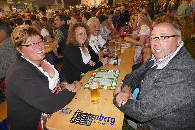 Bild 1: Kreiserntedankfest in Mundelfingen feiert grandiosen Auftakt