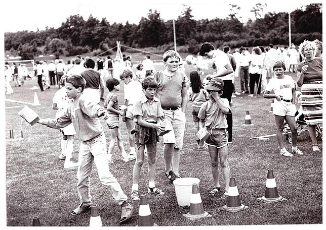 In den Anfangsjahren fand an den Sonntagen im Schlossseestadion ein Kinder- und Familienfest statt.