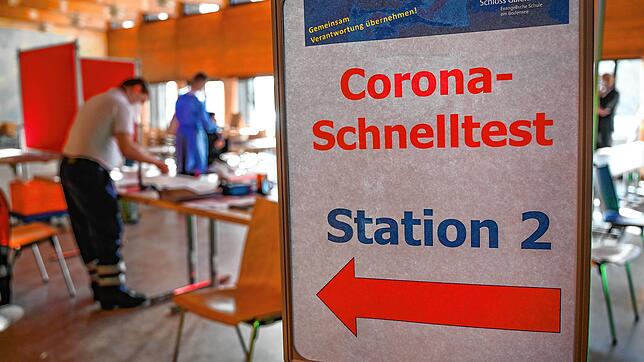 Die Gemeinde Gaienhofen lässt jetzt in den örtlichen Schulen (im Bild Schlossschule Gaienhofen) Schüler und Lehrer auf Corona testen.