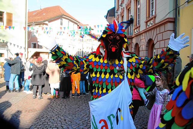 Bild 20: Fasnachts-Auswerfen und Narrenbaumstellen: Bilder des Hochrhein Narrentreffens in Tiengen (Teil 1)