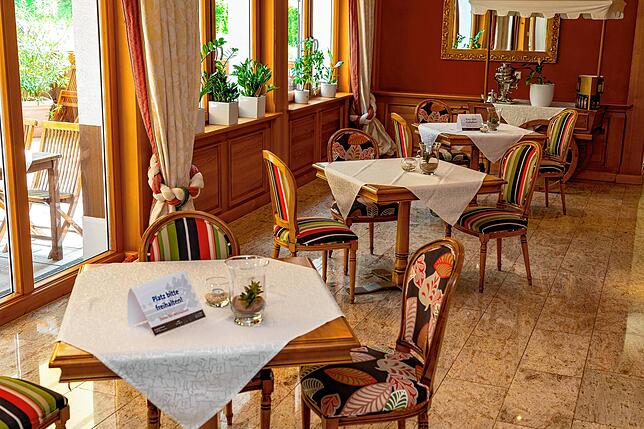 Im Restaurant wird genügend Abstand gehalten.