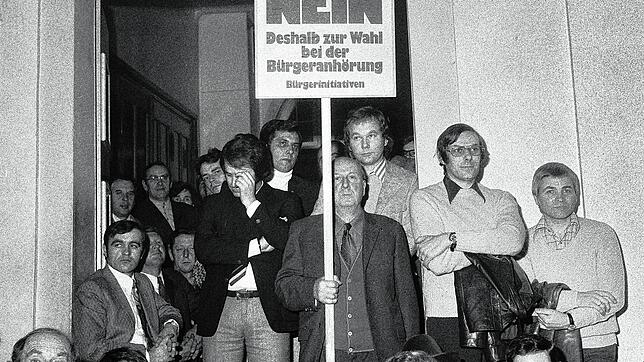 Vor allem in Tiengen war der Widerstand gegen den Zusammenschluss mit Waldshut groß, wie dieses Bild von einer Bürgerversammlung zeigt. ...