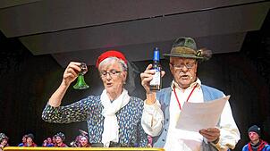 Auf der Suche nach Bürgermeister-Kandidaten sind Werner und Gerda Dold. Bilder: Andreas Trenkle