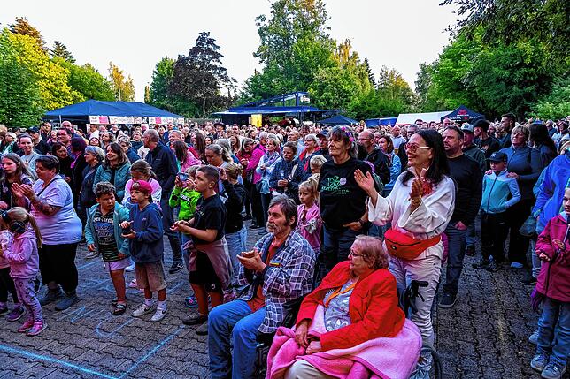 Bild 15: Radspitz heizt Besuchern beim Kulturfest kräftig ein