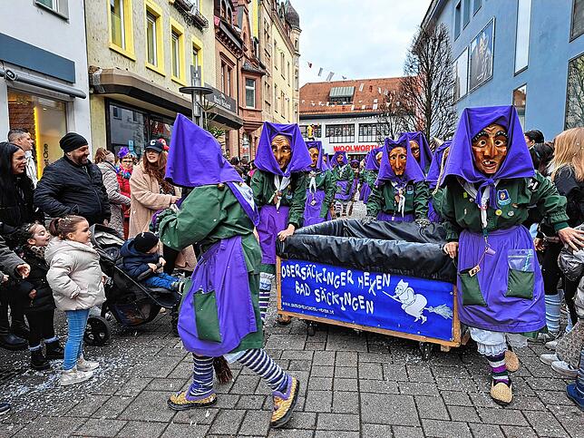 Bild 24: Großer Umzug am Fasnachtsmändig - Bilder
