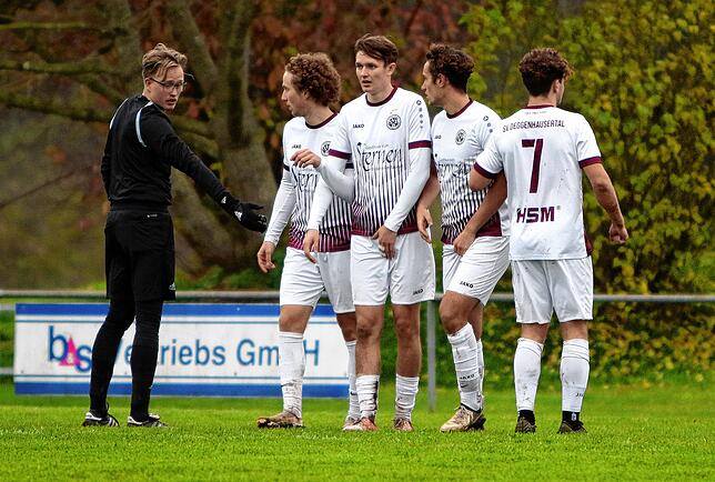 Bild 20: Acht Tore im Duell zwischen FV Walbertsweiler und SV Deggenhausertal. Wir haben die besten Bilder!