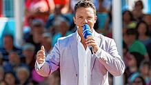 Seit 2005 moderiert Stefan Mross die ARD-Sendung „Immer wieder Sonntags“. In der aktuellen Ausgabe kam es zu einem tragischen Vorfall.