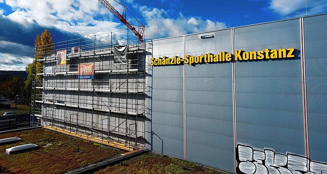 Die Gebäudehülle des Anbaus an die Schänzlehalle wird voraussichtlich gegen Ende des Jahres fertig.