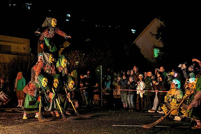 Bild 3: &bdquo;Hexensprung&ldquo; der Schlosshexen Tiengen