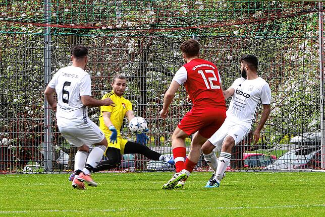 Bild 17: Die besten Bilder vom Kellerderby zwischen dem SV Deggenhausertal und Türk. SV Konstanz