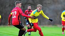 Die Reserve des SC Pfullendorf um Raphael Sigel (rechts) trifft auf den Aufsteiger aus Allensbach, der FC Bodman-Ludwigshafen (links ...