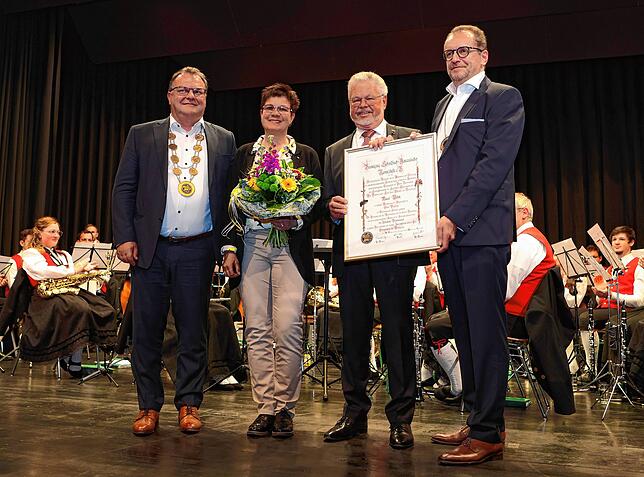 Bild 19: Großer Bahnhof bei der Verabschiedung von Roland Wehrle, Otto Gäng und Peter Schmidt