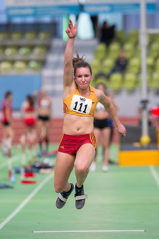 Lisa Kramer vom Leichtathletik-Club Überlingen befindet sich aktuell im U 20-Bundeskader Dreisprung. Sie belegt in ihrem Alter den ...