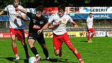 Der SC Pfullendorf (links Jan Konrad, rechts Vincent Bühler) hat eine hohe Hürde vor sich: Am Samstag wartet der Topfavorit FC Teningen ...