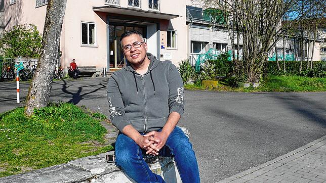 Bild : Mahran Mansour will in der Corona-Krise nicht tatenlos bleiben. Der syrische Flüchtling bietet Älteren Hilfe an