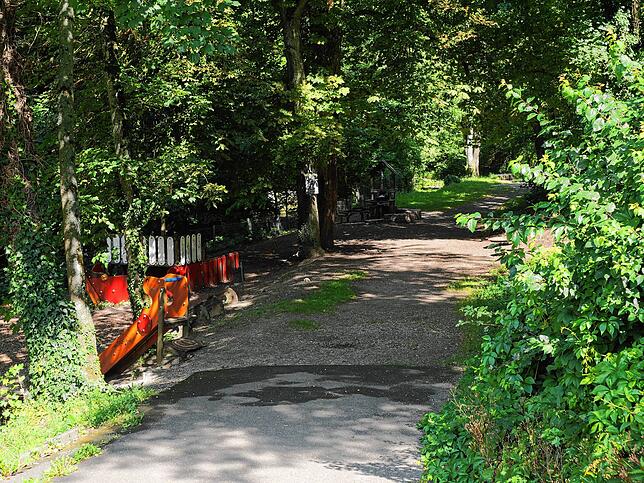 Im Waldshuter Seltenbach gibt es auch einen Spielplatz.