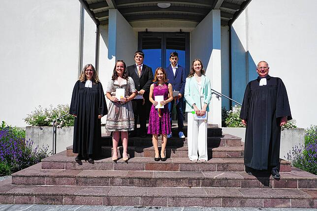 Fünf Jugendliche, Franziska Burger, Emely De Palma, Tabea Frisch (vorne, von links), Aurel Stark und Fabian Zimmermann (hinten, von ...