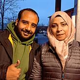 Die Geschwister Mohammed und Areej Alabdullah sind froh, in Konstanz zu sein. Die weihnachtliche Stimmung gefällt ihnen. Auch wenn sie ...