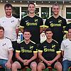 Neue Gesichter: Zur neuen Saison gibt es Zuwachs beim TuS Efringen-Kirchen. Vorstand Sport Maik Hess (vorn, links) und rainer Dennis ...
