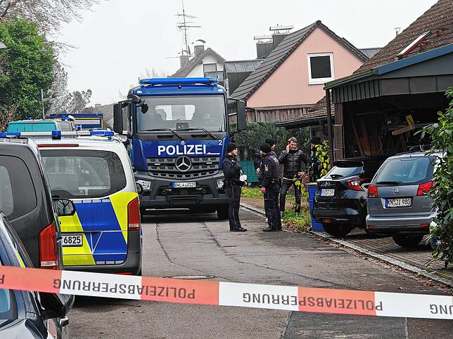 Polizisten suchen auf der Höri nach dem Leichnam von Jan Heisig.