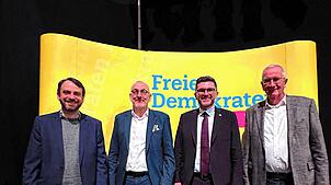 Andreas Anton (Kreisvorsitzender FDP Tuttlingen), Michael Steiger (Ersatzbewerber), Niko Reith (Bewerber), Ernst Burgbacher (MdB a. D.). ...