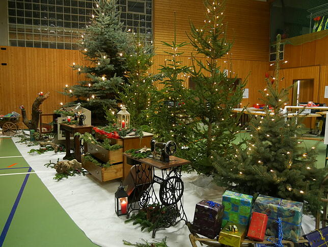 So oder ähnlich hätten die Musiker/innen des MV Schlatt a.R. die Alpenblickhalle auch in diesem Jahr für ihr Weihnachtskonzert ...