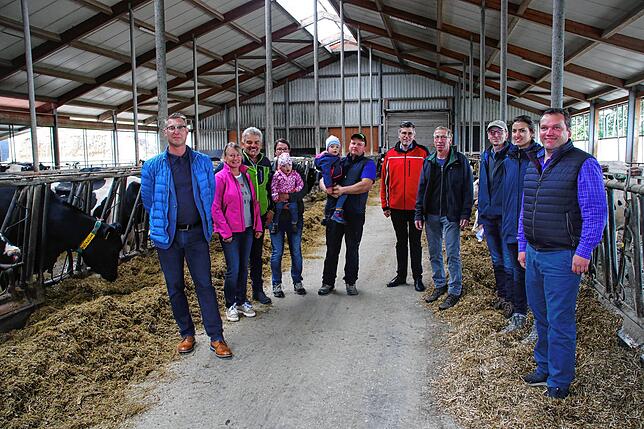 Beim Mediengespräch des LEV Waldshut in Lausheim, von links: Stühlingens Bürgermeister Joachim Burger, Claudia und Hans-Jürgen Büche, ...