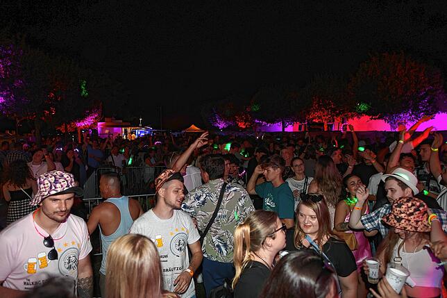 Bild 1: Seenachtfest 2024: Nach dem Feuerwerk wird weitergefeiert! Alle Fotos von der Partynacht