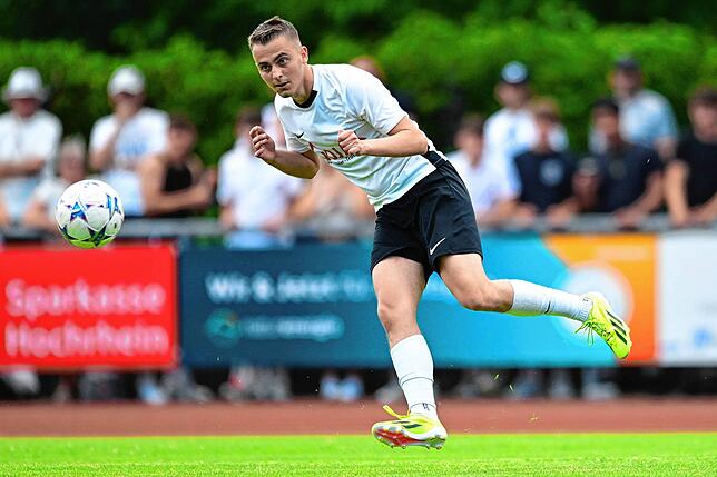 Bild 11: SG FC Wehr/Brennet unterliegt FC Emmendingen mit 0:4 – und wir haben Fotos! (Teil 1)