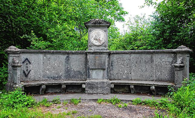 Kennen Sie den „Kaiserstuhl“ im Fürstlich Hohenzollerischen Park in Krauchenwies? Er erinnert an den Besuch von Kaiser ...