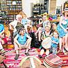 Die Bewohner einer Mehrgenerationen-Wohngemeinschaft in Eyach im Kreis Freudenstadt (von links): Andreas Laurenze (68), Jutta ...