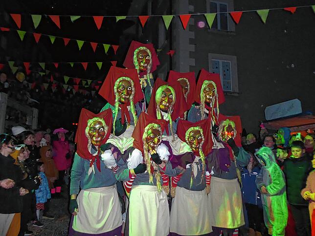 Bild 7: So schaurig-schön waren Nachtumzug und Häxefüür in Laufenburg