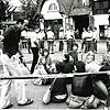 War vom ersten bis zum letzten Tag dabei: Hubert Blum (in der Mitte am Gatter mit Gesicht Richtung Fotograf) musste nach der Räumung des ...