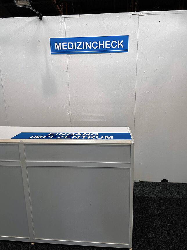 Wer geimpft werden will, muss einen kurzen Medizincheck bestehen.