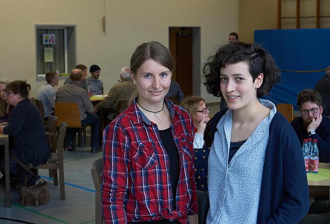 Zuhören erwünscht: Clara Berger und Ines Ayeb (von links) von der Landeszentrale für politische Bildung moderierten das Speed-Dating mit ...