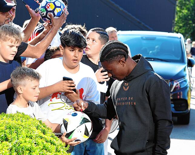 Bild 11: Deutscher Meister Bayer Leverkusen im Öschberghof Donaueschingen