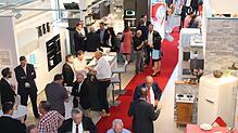 Bei der offiziellen Eröffnung von "Küchentreff" waren die Besucher von der Atmosphäre und Wertigkeit der Ausstellungsräumlichkeiten ...