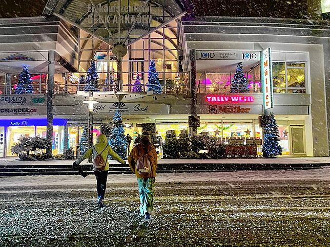 Schnee in der Einkaufsmeile in Bad Säckingen.