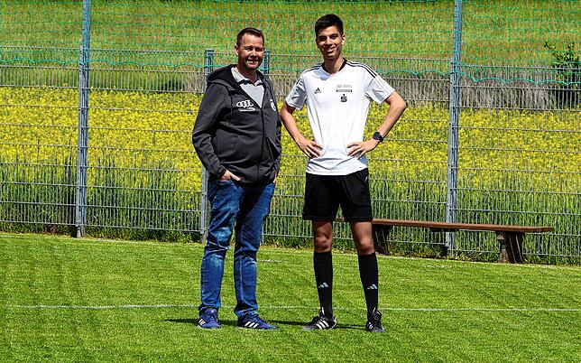 Bild 37: Der TSV Aach-Linz kantert Spfr Owingen-Billafingen 7:0 nieder. Wir waren mit der Kamera dabei.