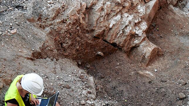 Dokumentation ist neben der eigentlichen Ausgrabungsarbeit elementar in der Archäologie. Dies gilt vor allem bei Flächen, die später ab- ...