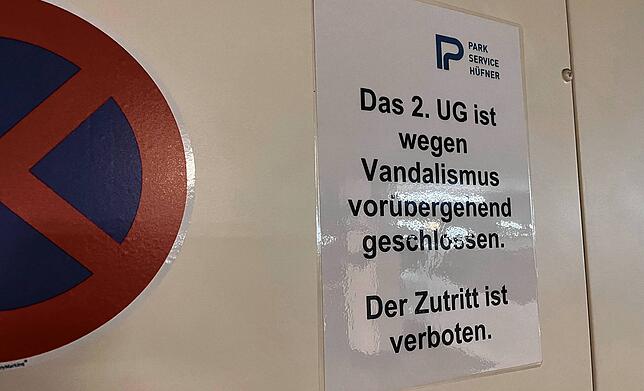 An der Neuen Tonhalle gibt es aktuell nur ein Parkdeck. Das untere ist wegen Sachbeschädigungen geschlossen.