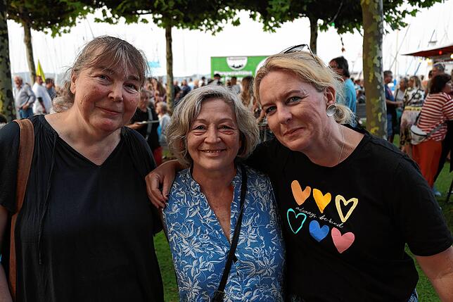 Bild 25: Party direkt am Bodensee: Beim Staader Hafenfest 2025 treffen sich die Konstanzer