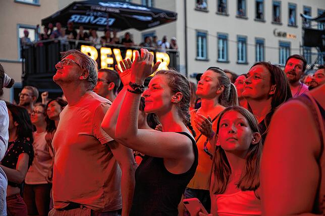 Bild 11: Mit &bdquo;Chasing Cars&ldquo; und weiteren Lieblingsliedern: So war der Auftakt bei Stars in Town